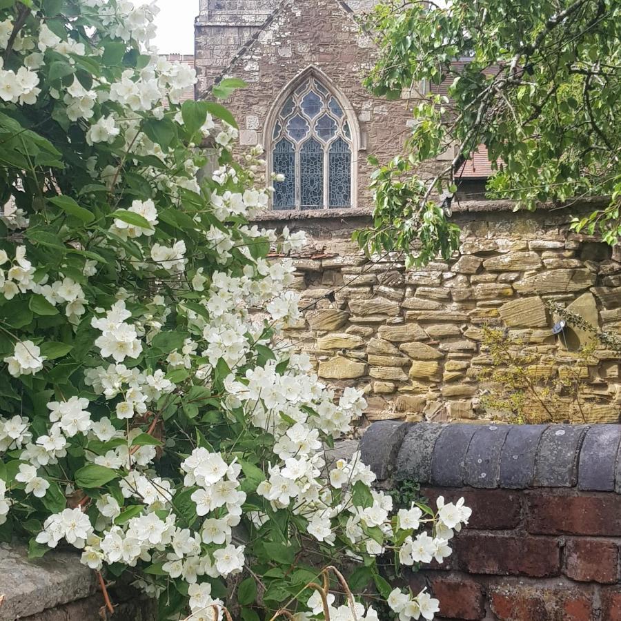 Victoria House Hotel Church Stretton Bagian luar foto